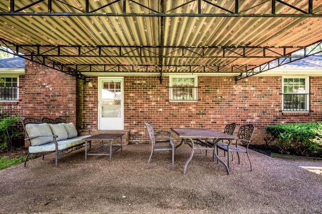 1204 Madison Creek Rd, Goodlettsville, TN 37072