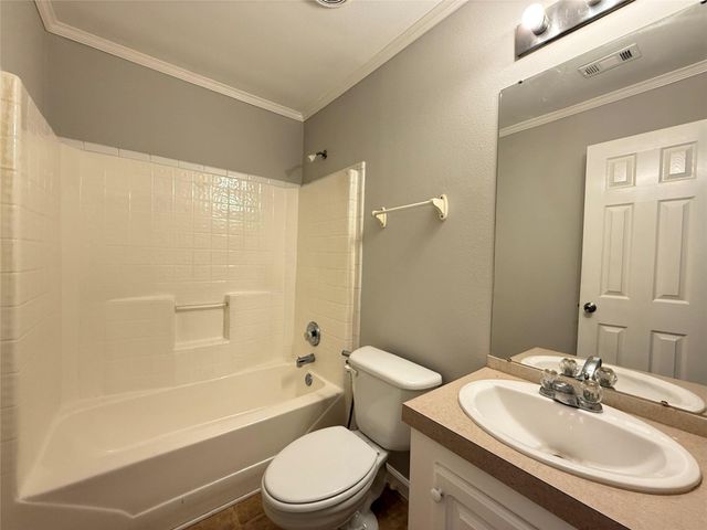 905 Grenshaw Street B, Houston, TX 77088