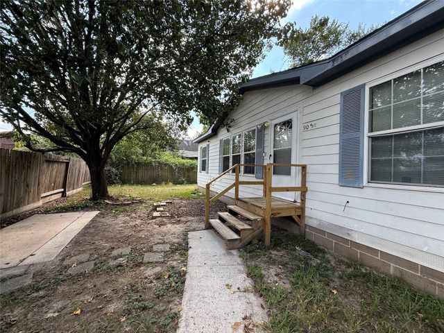 905 Grenshaw Street B, Houston, TX 77088