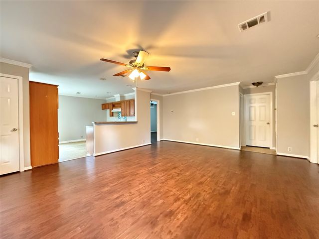 905 Grenshaw Street B, Houston, TX 77088
