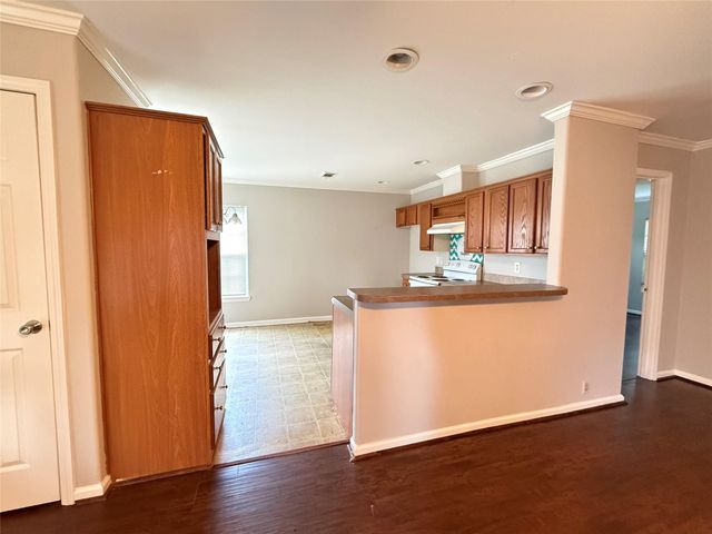 905 Grenshaw Street B, Houston, TX 77088