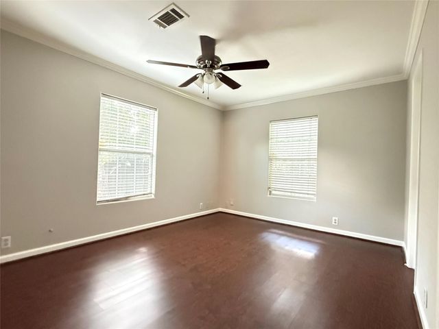 905 Grenshaw Street B, Houston, TX 77088