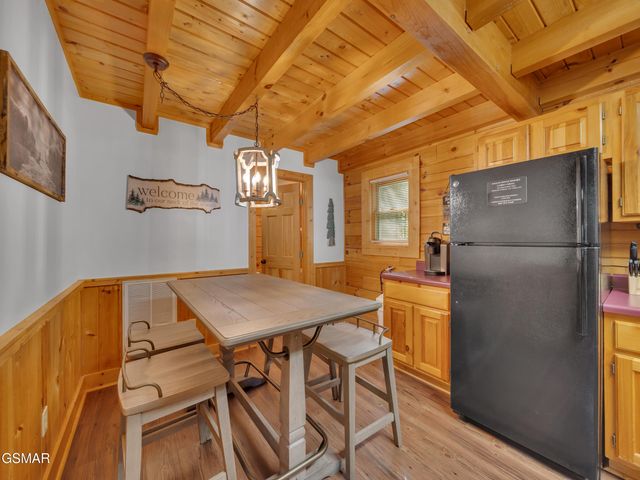 709 Gray Hawk Way, Pigeon Forge, TN 37863