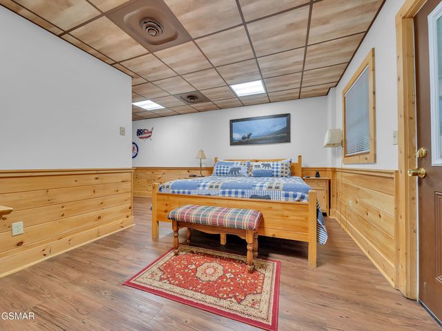 709 Gray Hawk Way, Pigeon Forge, TN 37863