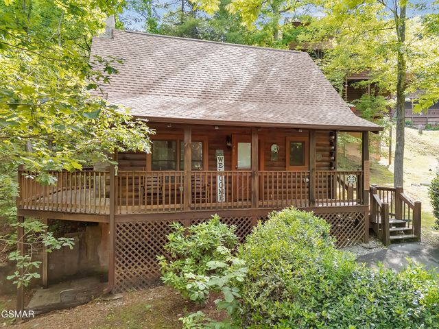 709 Gray Hawk Way, Pigeon Forge, TN 37863