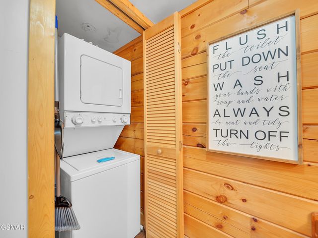 709 Gray Hawk Way, Pigeon Forge, TN 37863