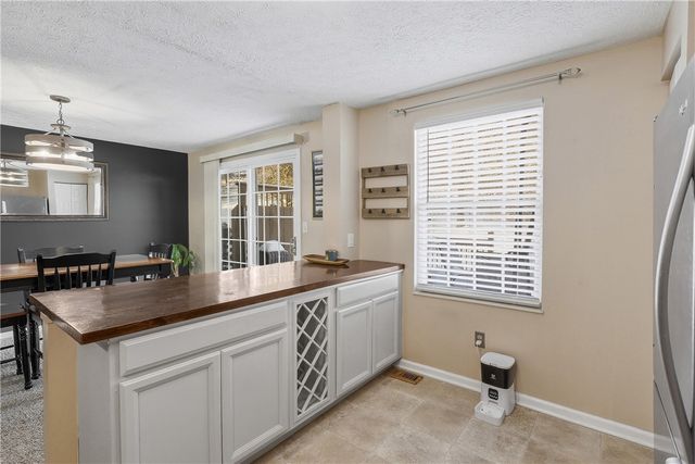 2518 Hawthorne Dr, North Fayette, PA 15071