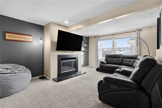 2518 Hawthorne Dr, North Fayette, PA 15071