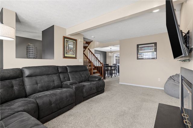 2518 Hawthorne Dr, North Fayette, PA 15071