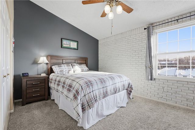 2518 Hawthorne Dr, North Fayette, PA 15071