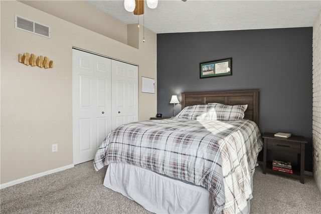 2518 Hawthorne Dr, North Fayette, PA 15071