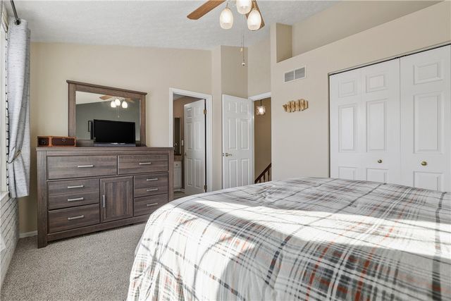 2518 Hawthorne Dr, North Fayette, PA 15071