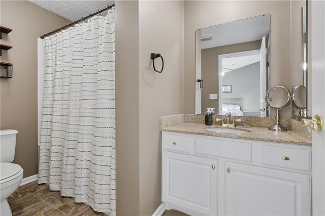 2518 Hawthorne Dr, North Fayette, PA 15071