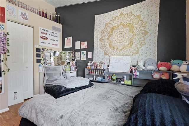 2518 Hawthorne Dr, North Fayette, PA 15071