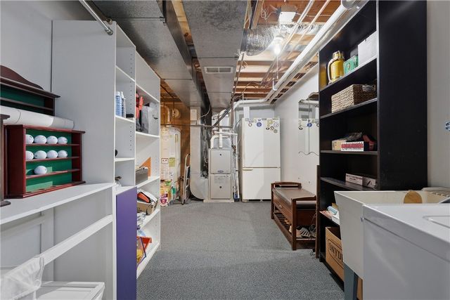 2518 Hawthorne Dr, North Fayette, PA 15071