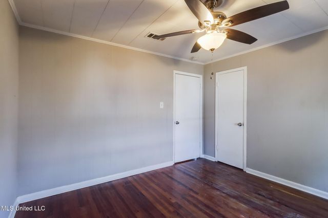 2704 Pine Avenue, Gulfport, MS 39501