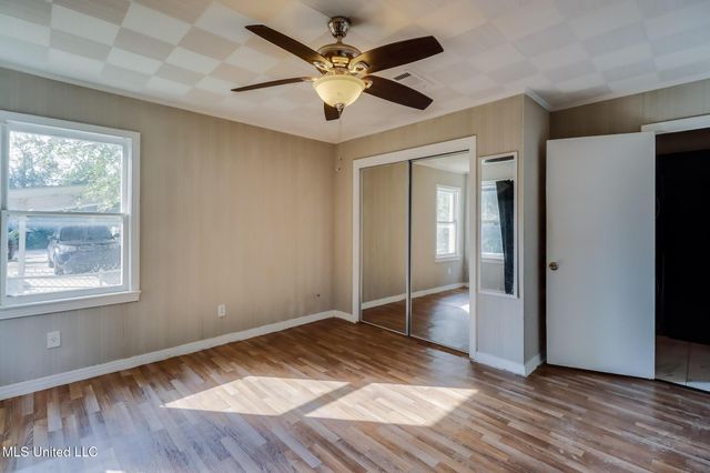 2704 Pine Avenue, Gulfport, MS 39501