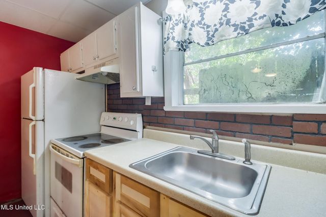 2704 Pine Avenue, Gulfport, MS 39501