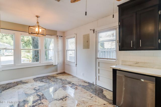 2704 Pine Avenue, Gulfport, MS 39501