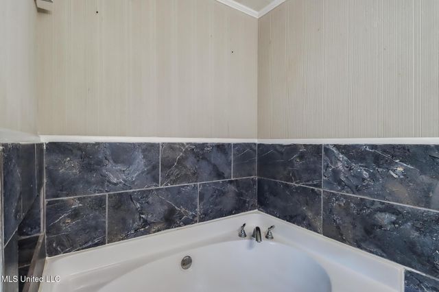 2704 Pine Avenue, Gulfport, MS 39501