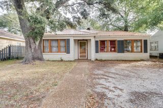 2704 Pine Avenue, Gulfport, MS 39501