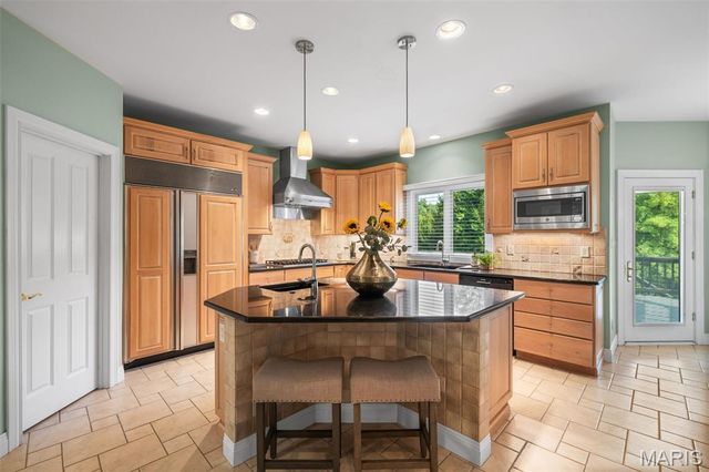 17702 Horse Creek Court, Chesterfield, MO 63005