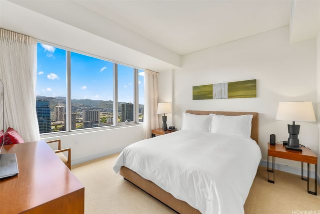 223 Saratoga Road 3501, Honolulu, HI 96815