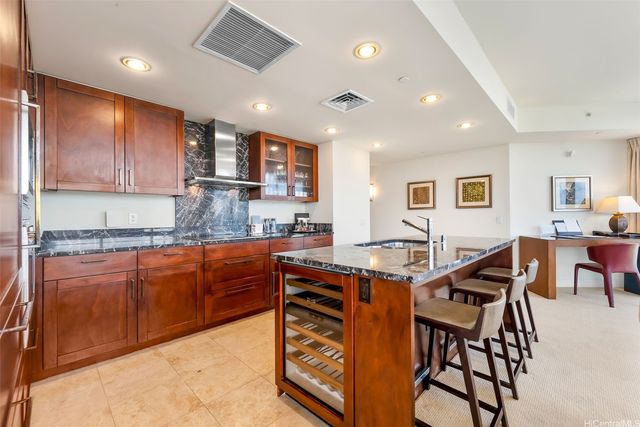 223 Saratoga Road 3501, Honolulu, HI 96815
