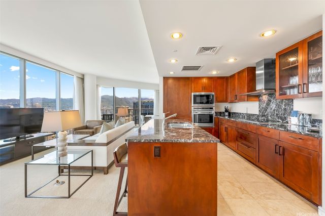 223 Saratoga Road 3501, Honolulu, HI 96815