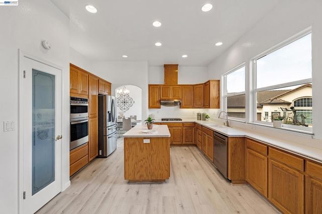 22 Buena Vista Rd, South San Francisco, CA 94080