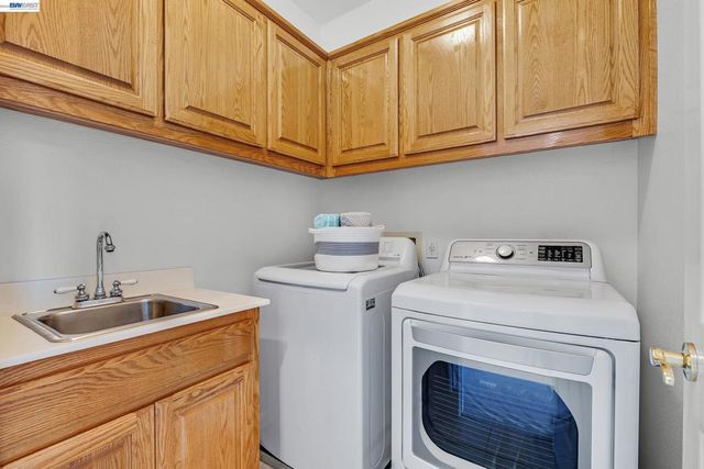 22 Buena Vista Rd, South San Francisco, CA 94080