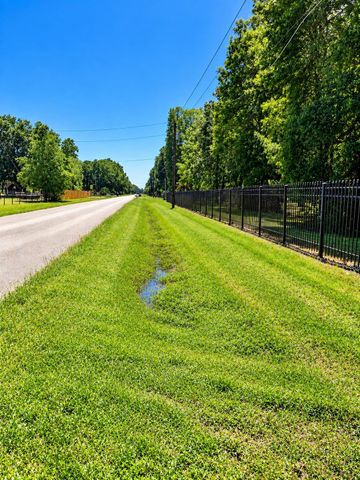 417 County Road 6881 N, Dayton, TX 77535