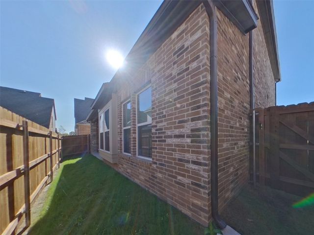 310 Lincoln Circle, Saginaw, TX 76179