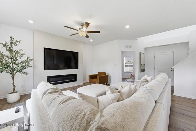 17110 Meander Way, Louisville, KY 40245