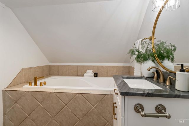 1113 N 20th St, Boise, ID 83702