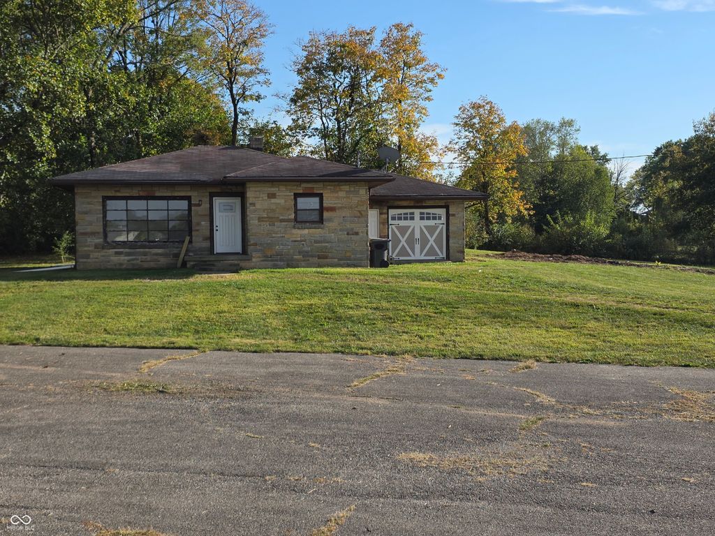 2919 W State Road 252, Trafalgar, IN 46181