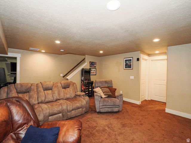 10326 S MILLERTON DR, South Jordan, UT 84009