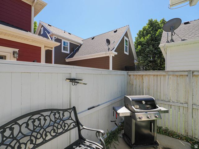 10326 S MILLERTON DR, South Jordan, UT 84009