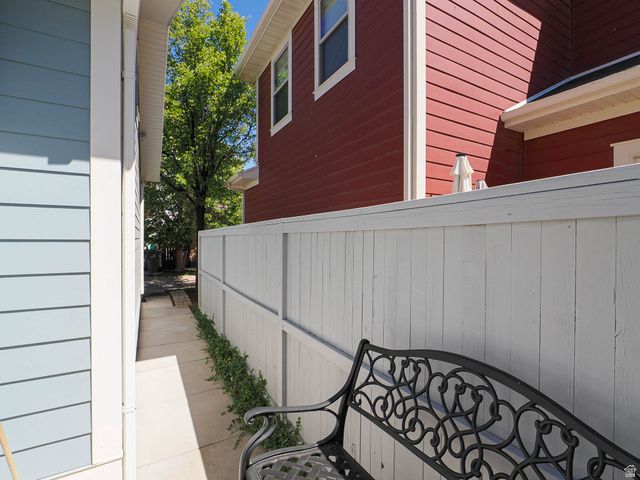 10326 S MILLERTON DR, South Jordan, UT 84009