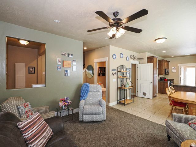 10326 S MILLERTON DR, South Jordan, UT 84009