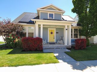 10326 S MILLERTON DR, South Jordan, UT 84009