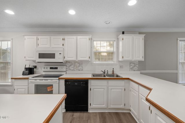 2850 Sanderford Road, Raleigh, NC 27610