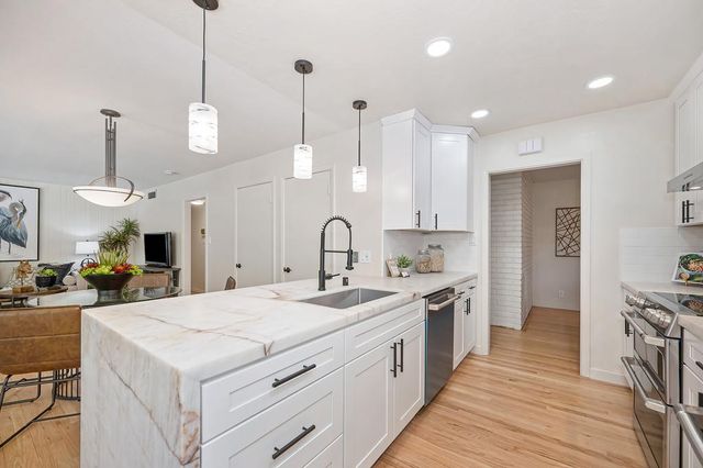 813 Columbia Dr, Sacramento, CA 95864