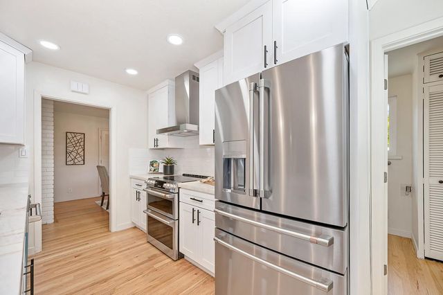 813 Columbia Dr, Sacramento, CA 95864