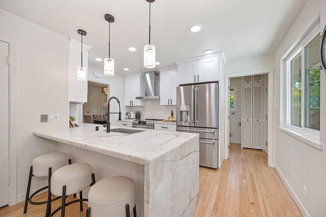 813 Columbia Dr, Sacramento, CA 95864