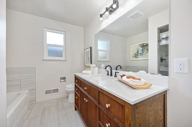 813 Columbia Dr, Sacramento, CA 95864