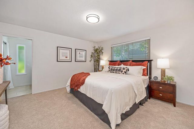 813 Columbia Dr, Sacramento, CA 95864