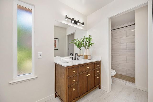 813 Columbia Dr, Sacramento, CA 95864