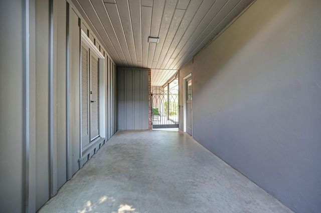 813 Columbia Dr, Sacramento, CA 95864