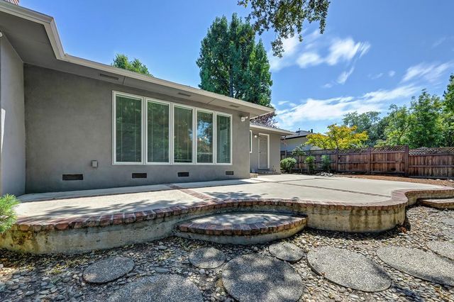 813 Columbia Dr, Sacramento, CA 95864